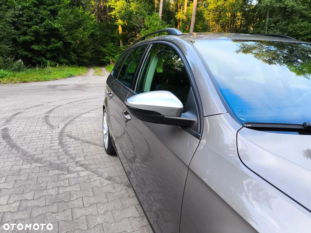 Volkswagen Passat 2.0 TDI DPF BlueMotion Technology Trendline - 7