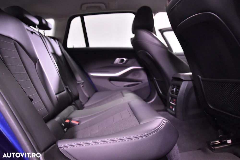 BMW Seria 3 320i AT - 12