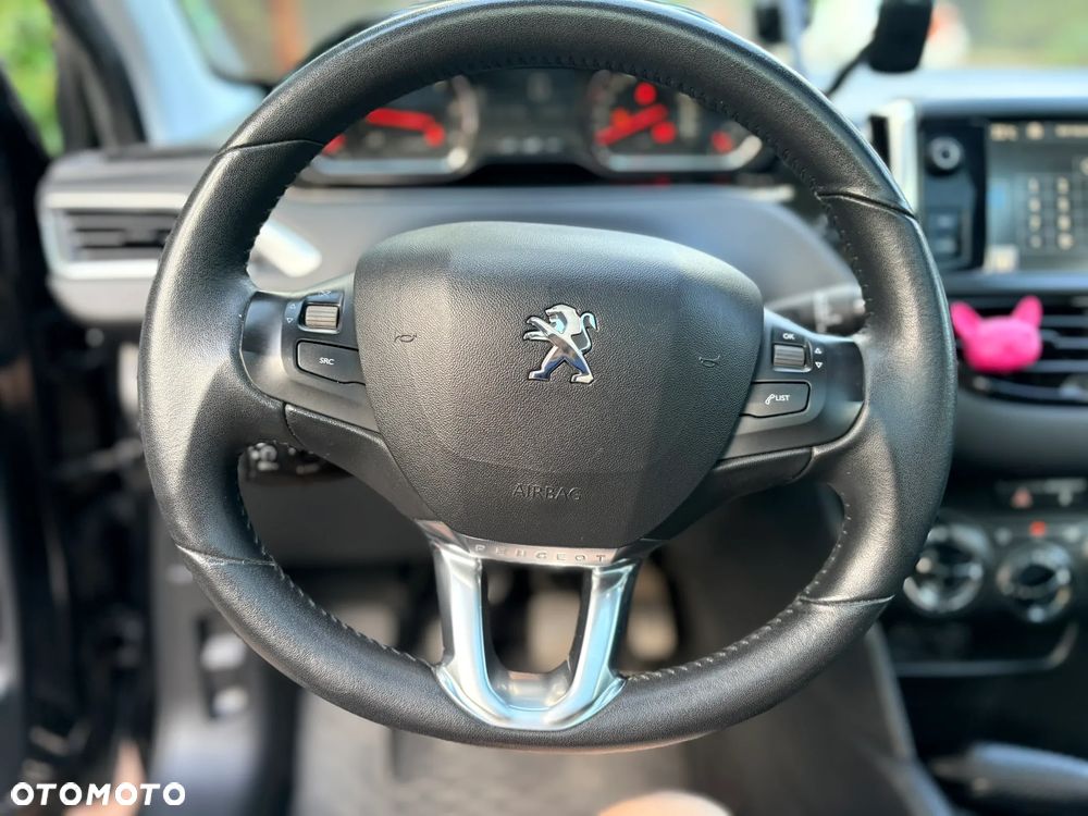 Peugeot 208 1.6 BlueHDi Allure S&S - 11