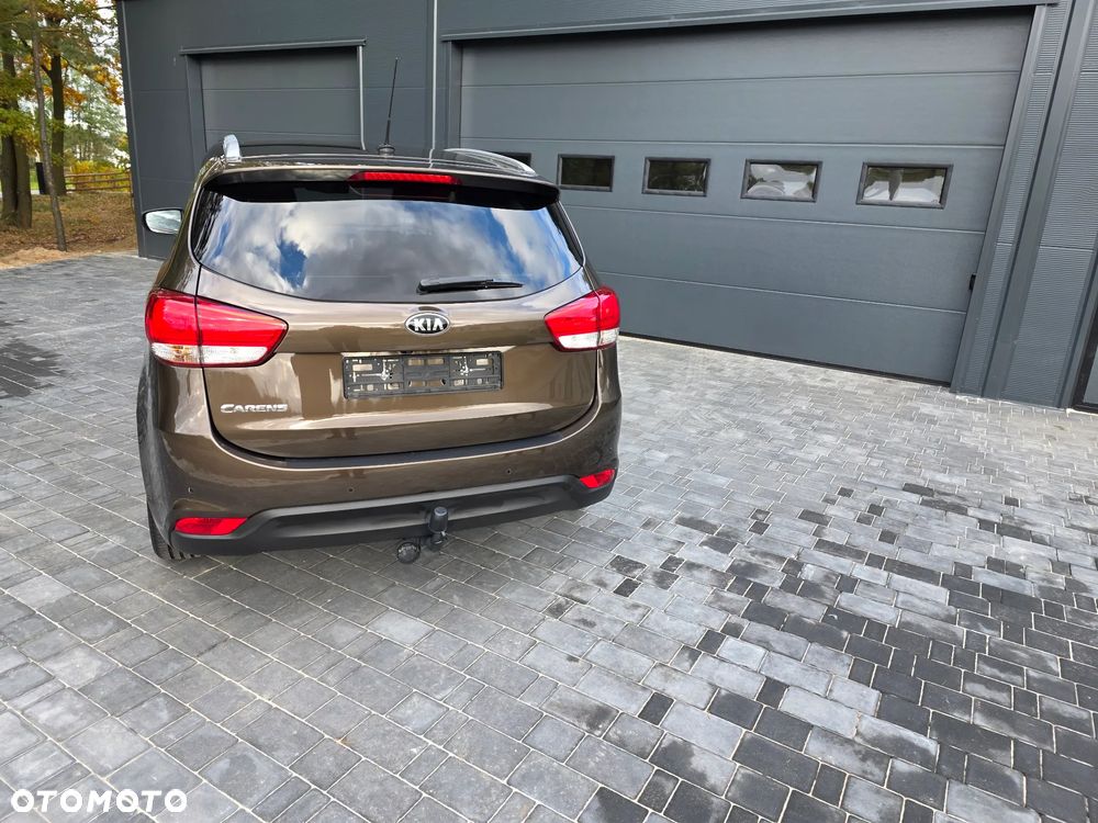 Kia Carens - 13