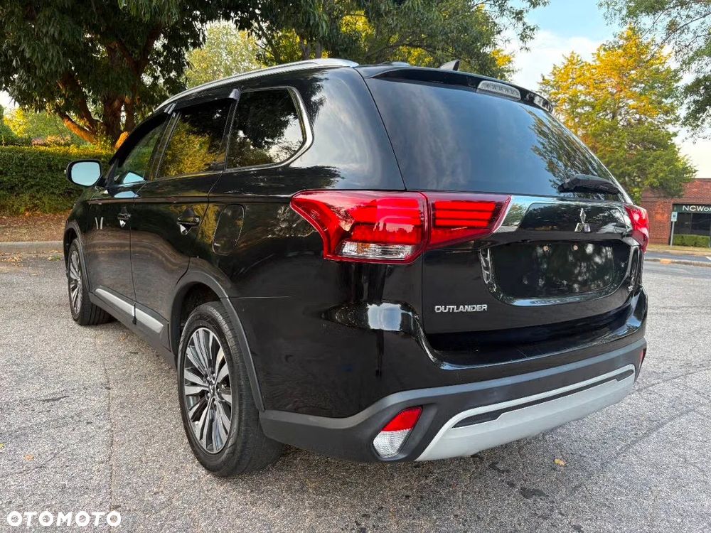 Mitsubishi Outlander 2.4 4WD CVT Intense - 7