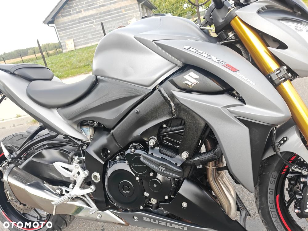 Suzuki GSX - 14
