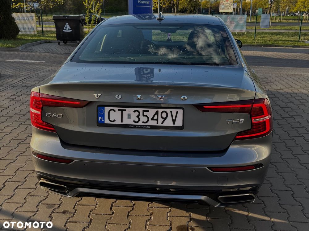 Volvo S60 T5 R-Design - 13