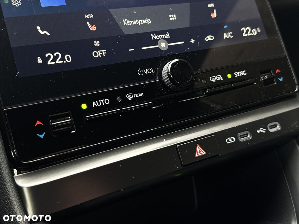 Lexus LBX 1.5 Hybrid - 25