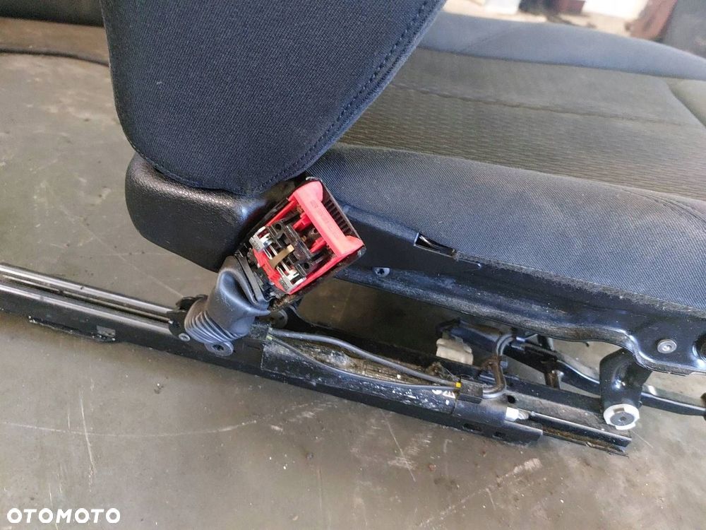 FOTEL LEWY PRZÓD BMW F30 - 1