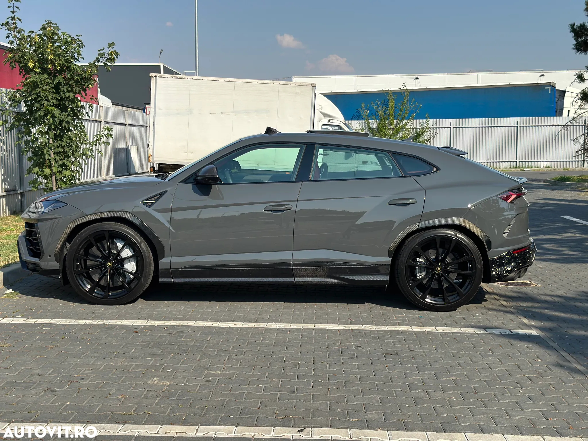 Lamborghini URUS Standard - 14