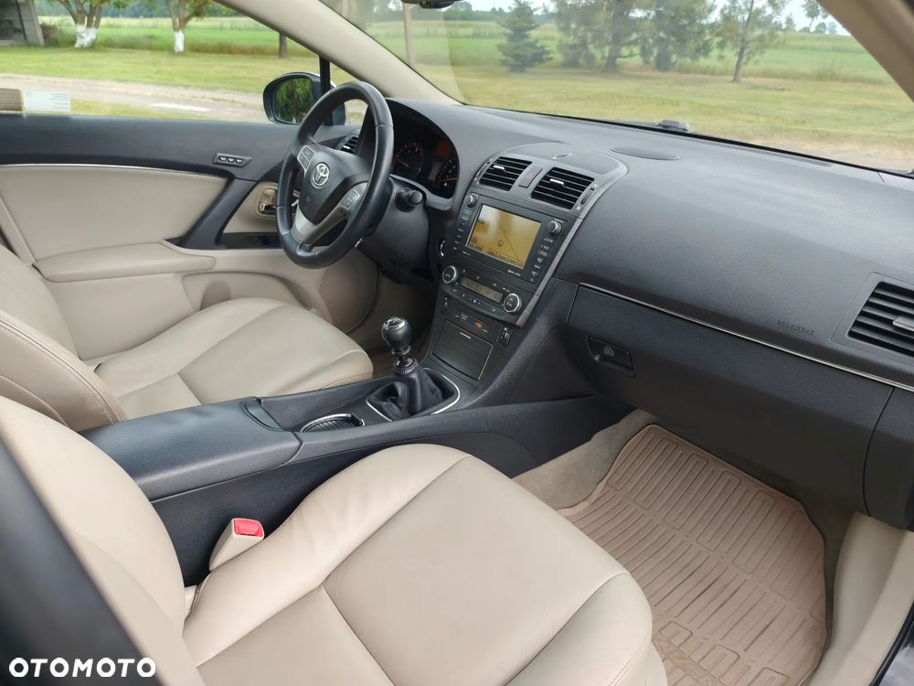 Toyota Avensis 2.2 D-4D Sol - 30