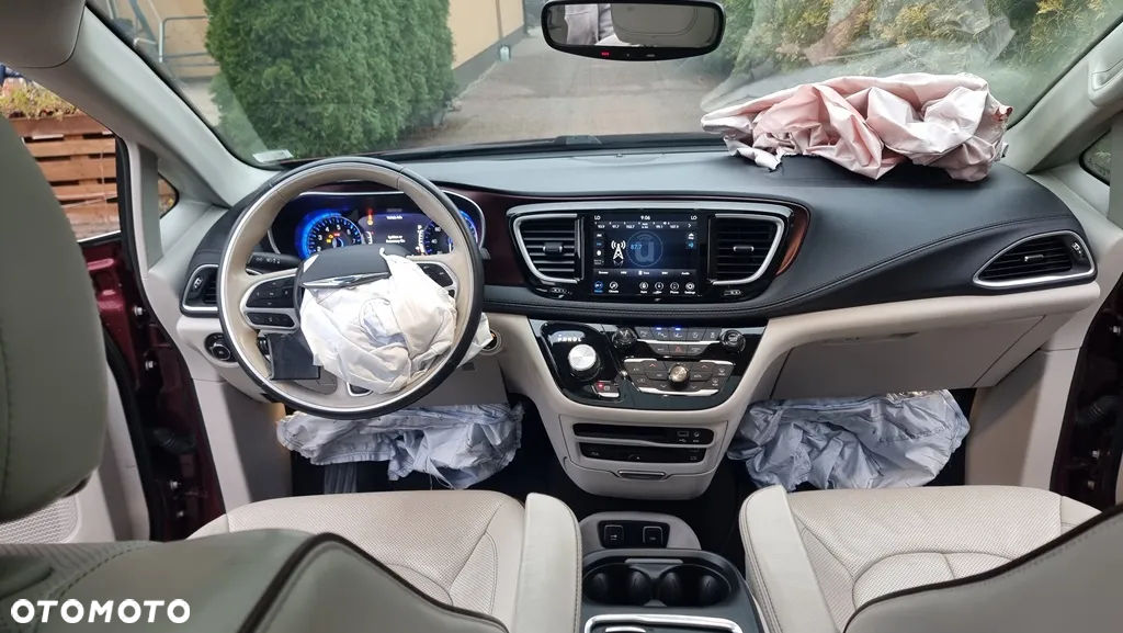Chrysler Pacifica - 14
