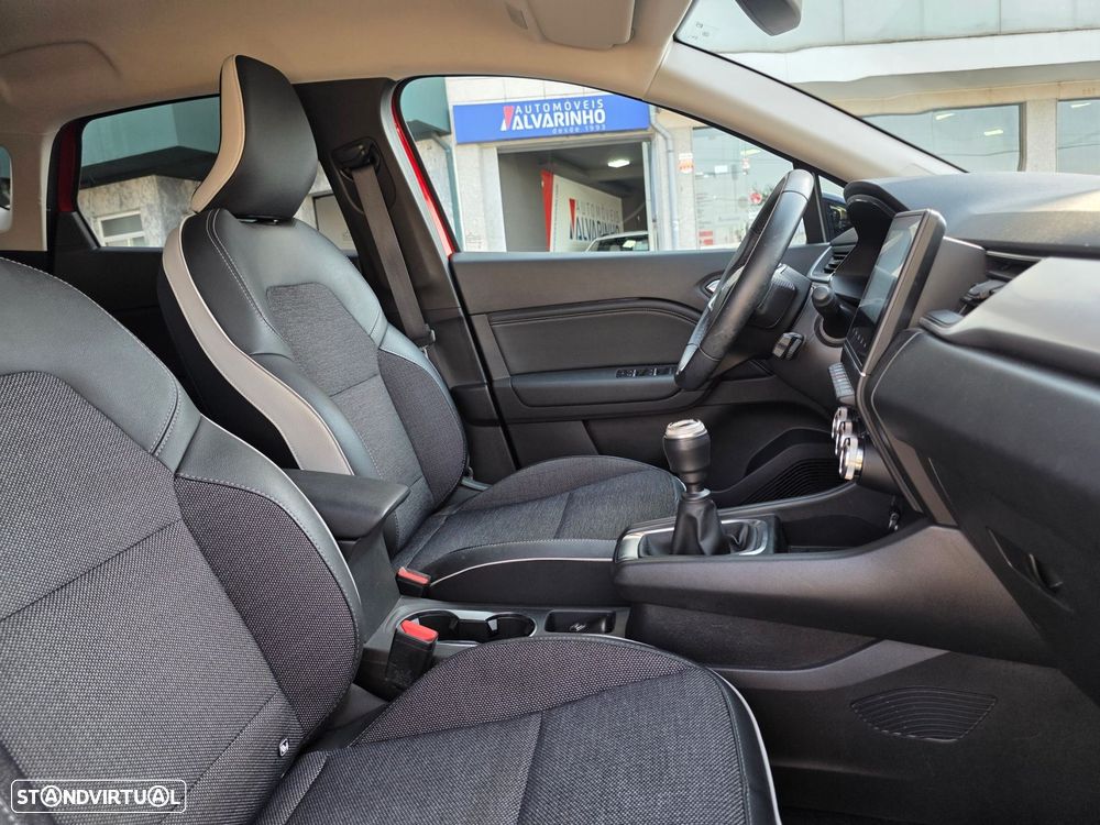 Renault Captur 1.0 TCe Techno Bi-Fuel - 28