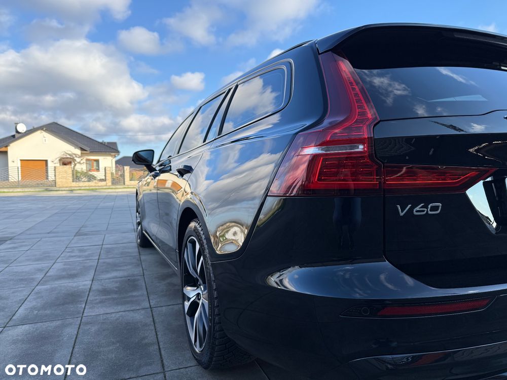 Volvo V60 T6 AWD Plug-In Hybrid Plus Dark - 9