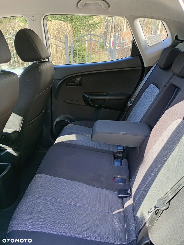 Kia Venga 1.4 M - 11