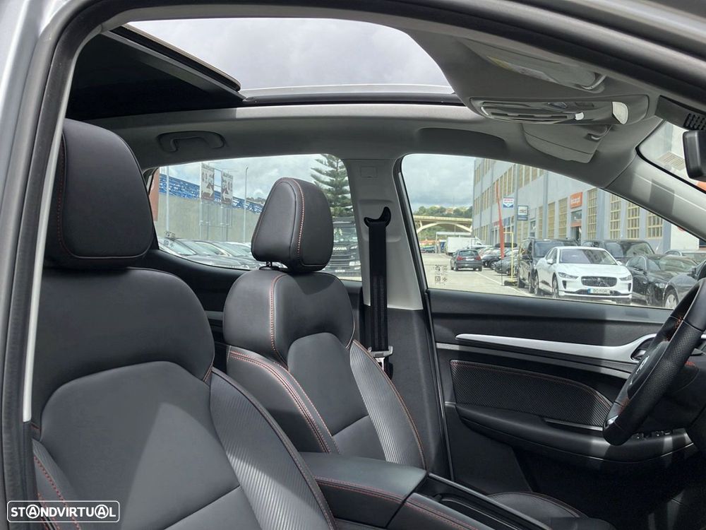 MG ZS EV 72.6 kWh Luxury OBC 11 kW - 18