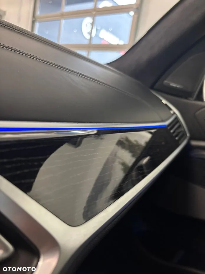 BMW X7 - 21
