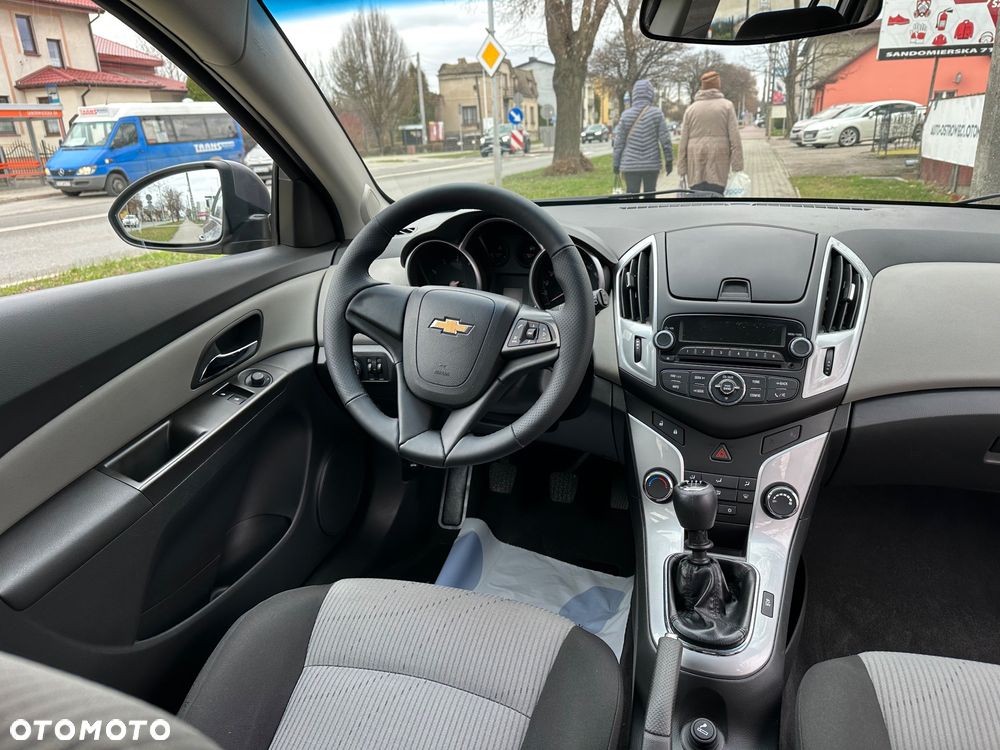 Chevrolet Cruze 1.6 LT - 16