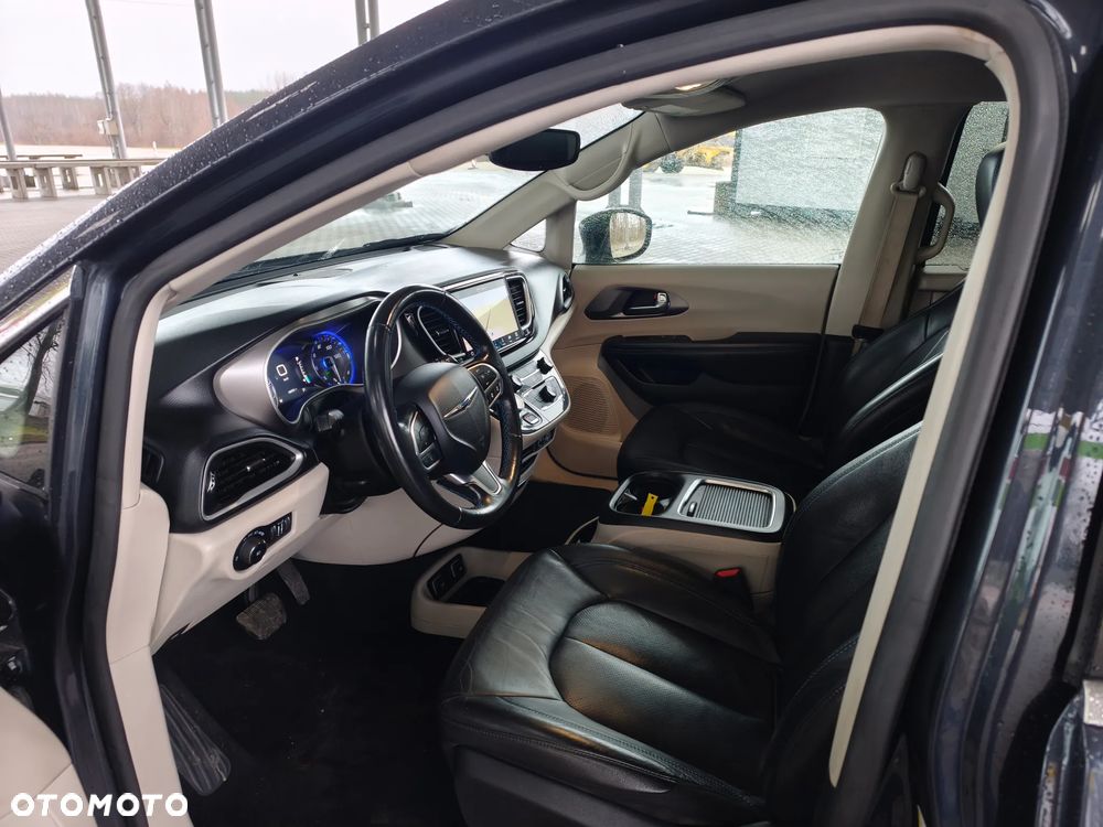 Chrysler Pacifica - 14