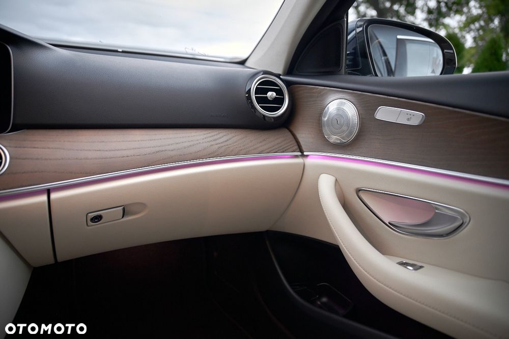 Mercedes-Benz Klasa E 350 9G-TRONIC - 26