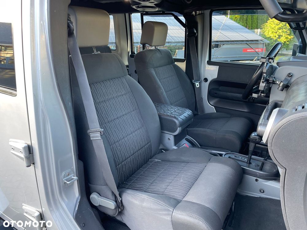 Jeep Wrangler Unlimited 2.8 CRD DPF Automatik Sport - 11