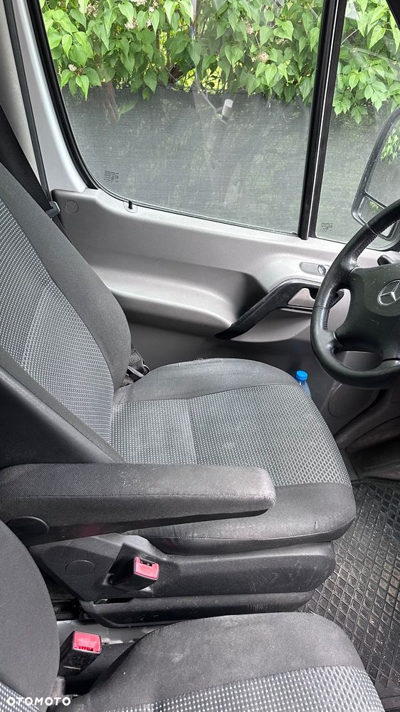 Mercedes-Benz Sprinter - 11