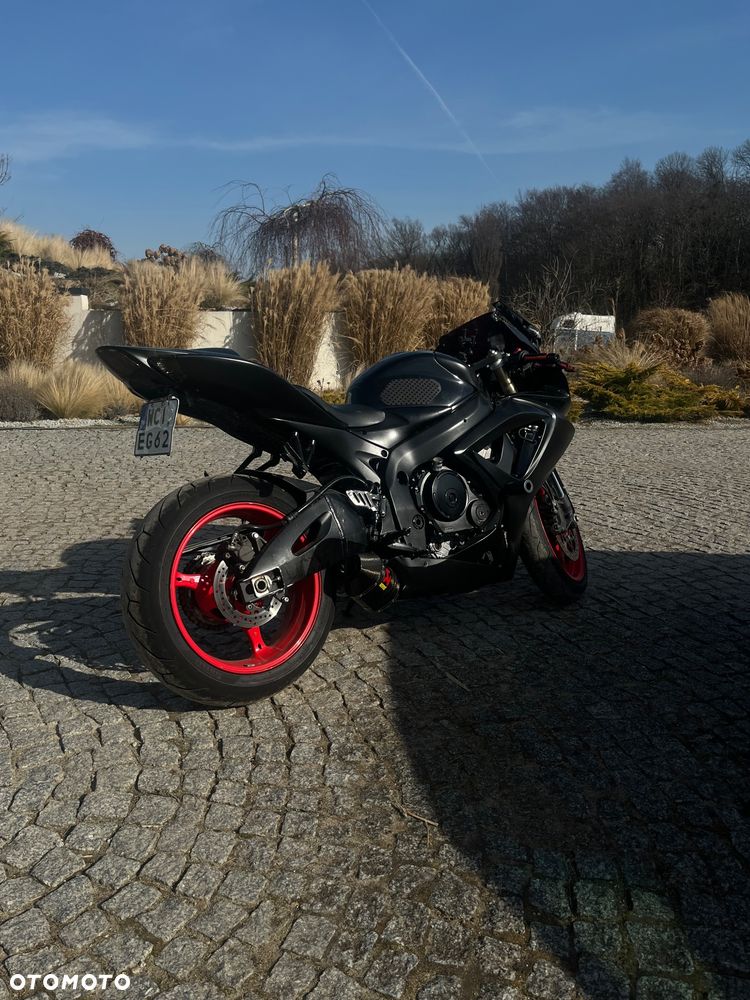 Suzuki GSX-R - 1