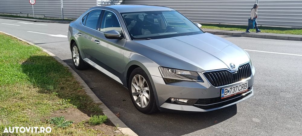 Skoda Superb 2.0 TDI DSG Ambition - 2