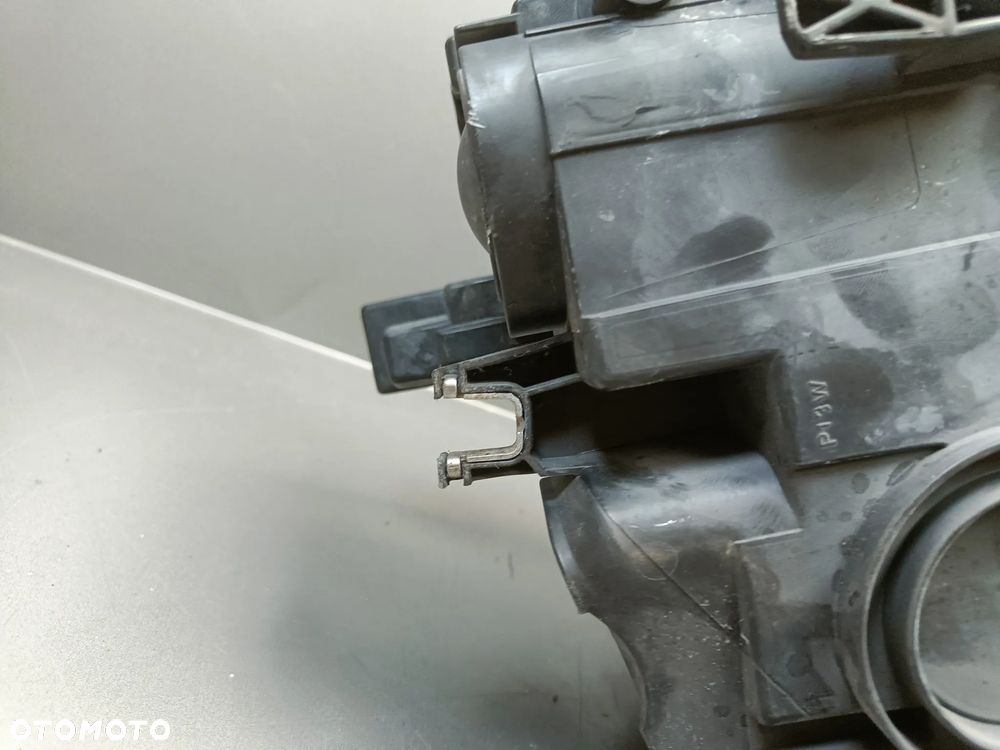 Lampa prawa przednia Audi A4 B8 prawy przód 8K0941004A - 11