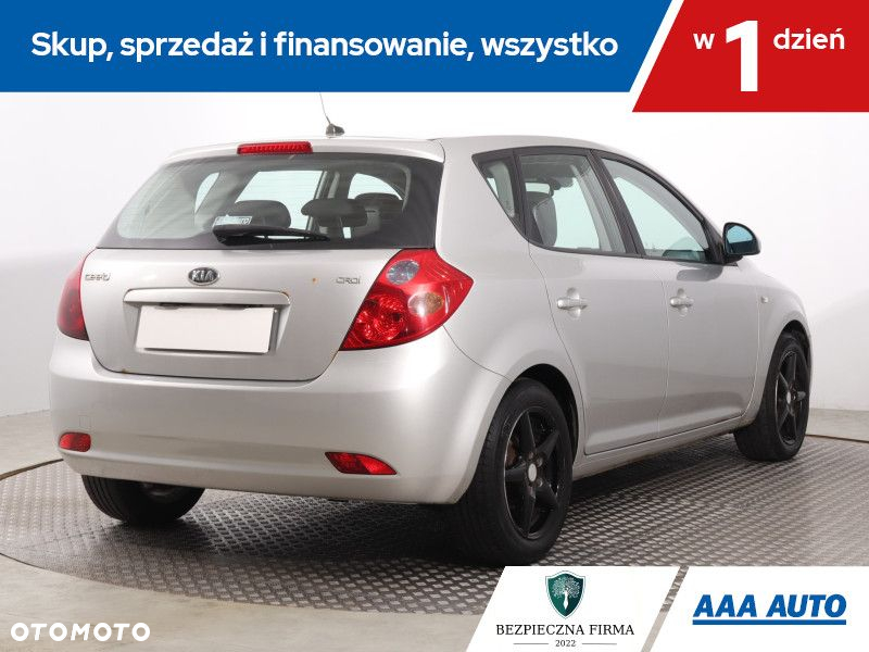 Kia Ceed - 6
