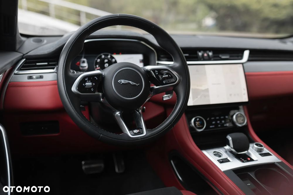 Jaguar F-Pace 5.0 V8 S/C AWD SVR - 17