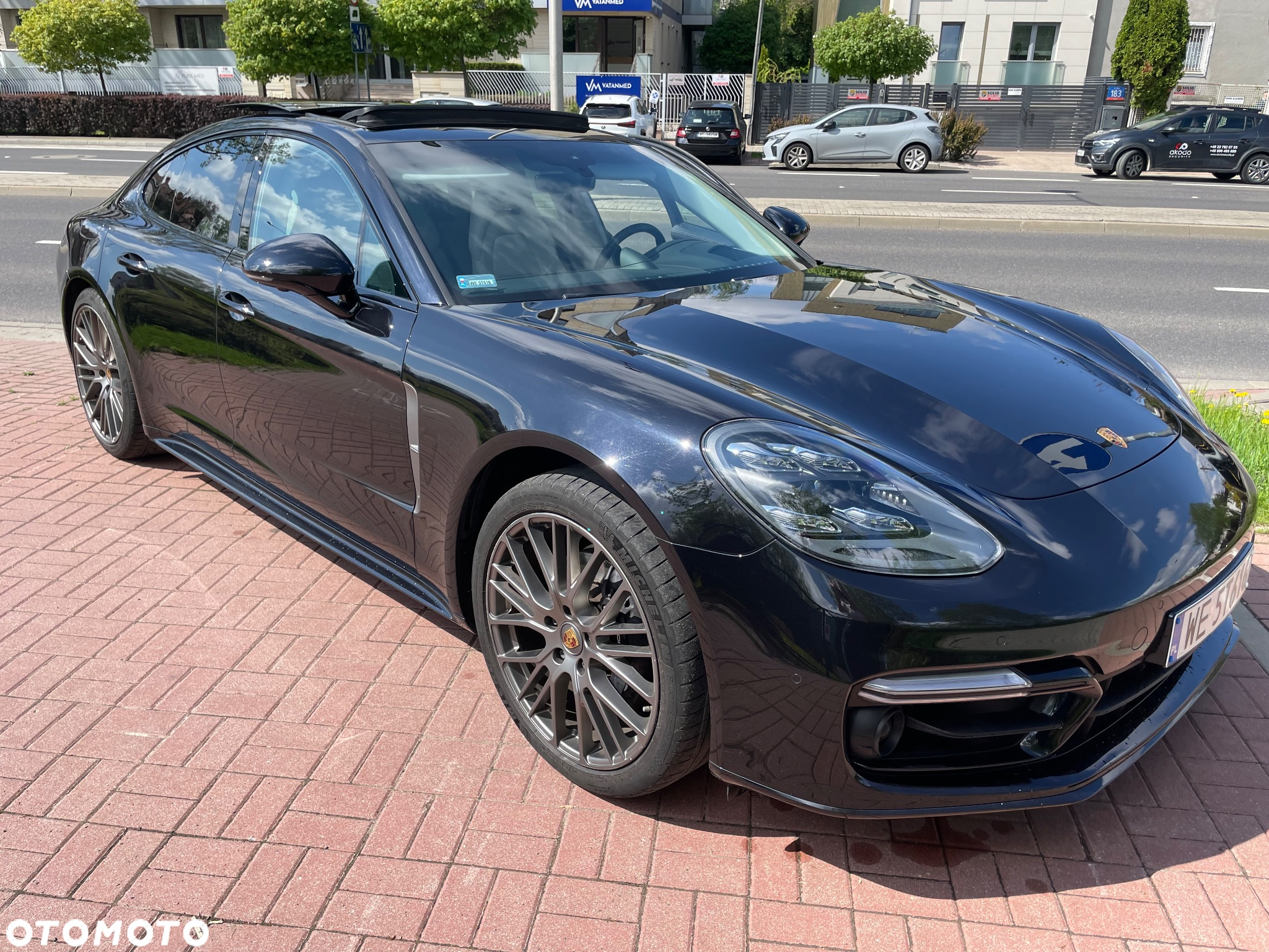 Porsche Panamera 4 Platinum Edition - 2