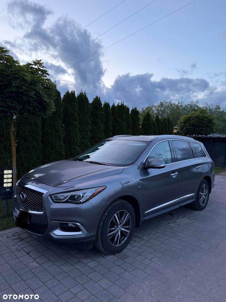 Infiniti Q60 2017 photo 2