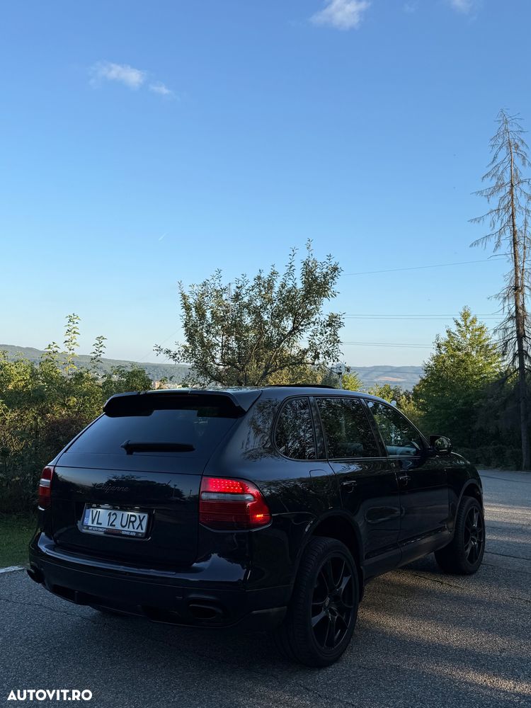 Porsche Cayenne - 4