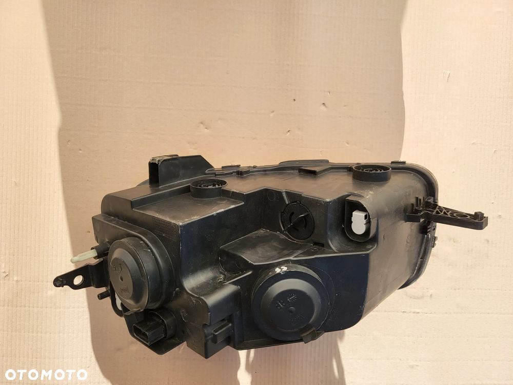Lampa przednia prawa Citroen C4 Cactus Przed LIFT - 13