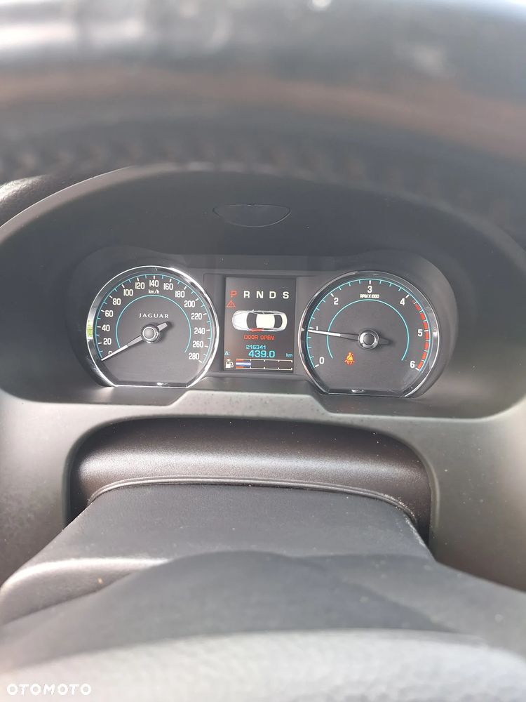 Jaguar XF 2.2 D Premium Luxury - 8