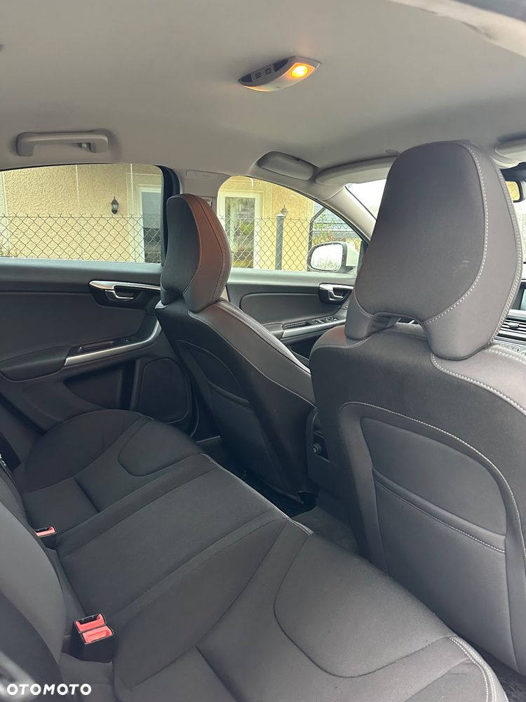 Volvo S60 D4 Drive-E Momentum - 12