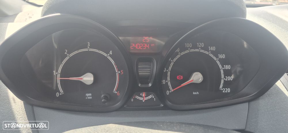 Ford Fiesta 1.4 TDCI Titanium - 5