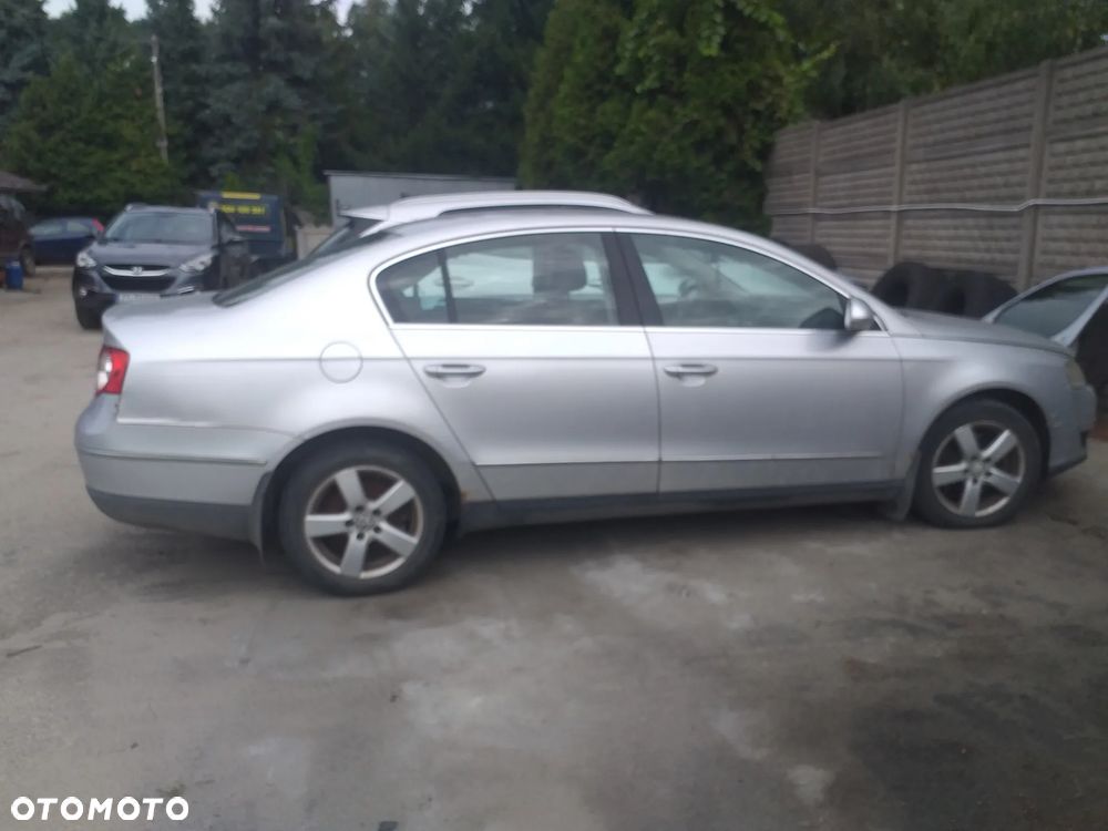 Auto na części - Volkswagen Passat diesel Silnik Skrzynia Drzwi Maska Klapa Błotnik Zderzak Lampa Szyba Klamka Lusterko Deska Kokpit