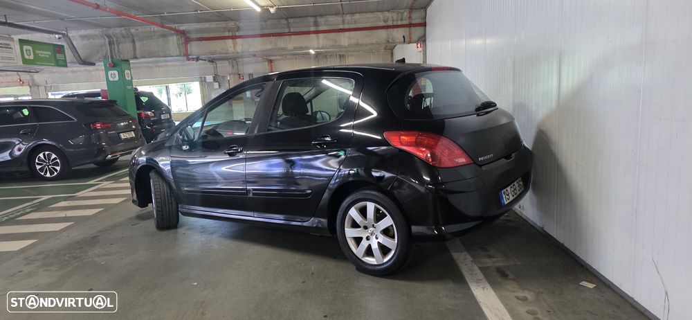 Peugeot 308 - 8