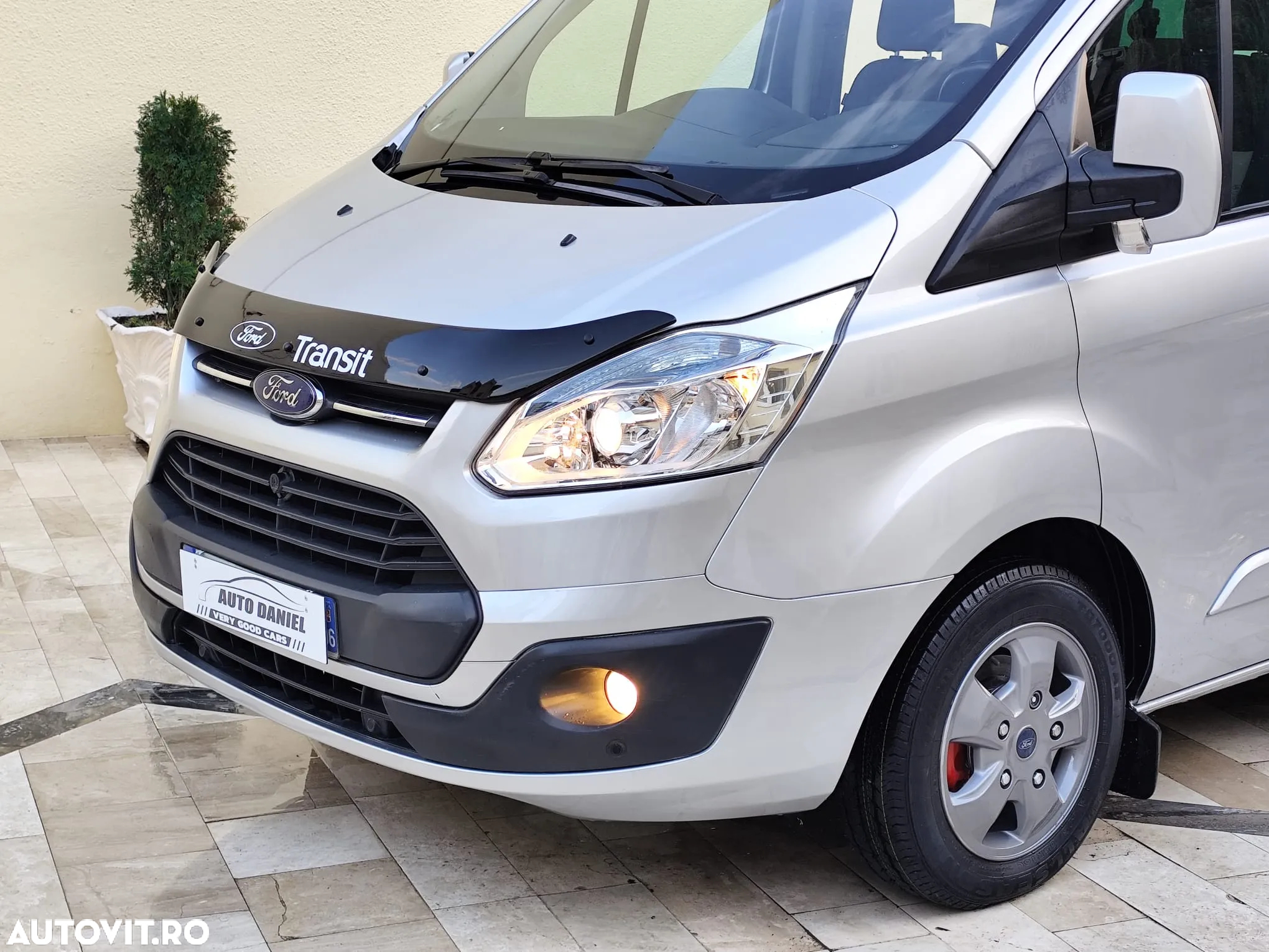 Ford Tourneo Custom - 23