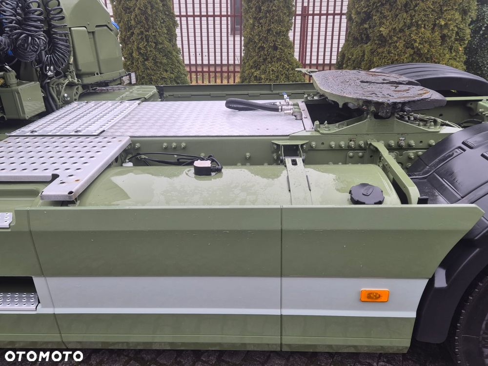 Volvo FH GLOBETROTTER - 11