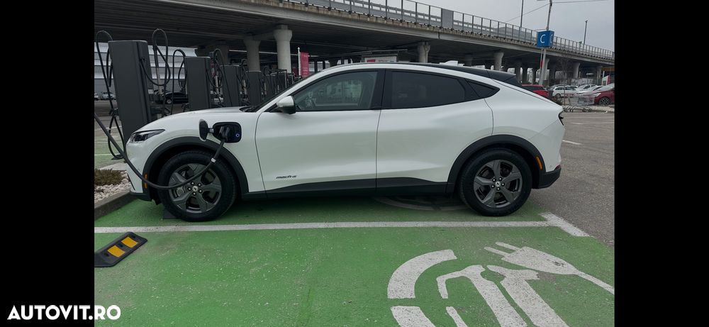 Ford Mustang Mach-E Standard - 2