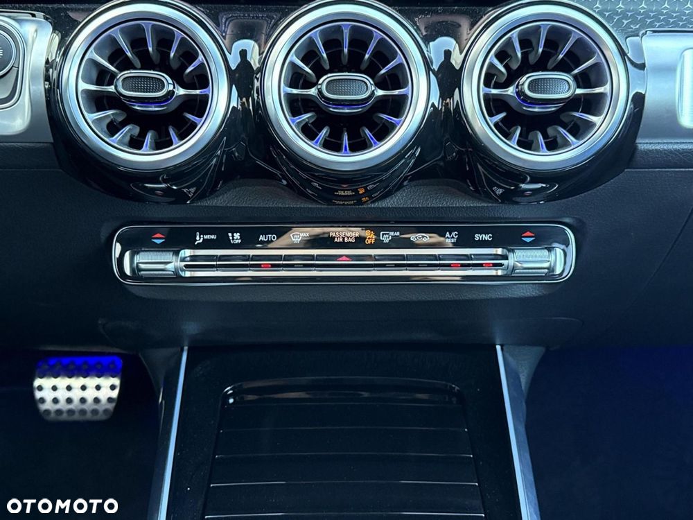 Mercedes-Benz GLB 200 d AMG Line 8G-DCT - 21