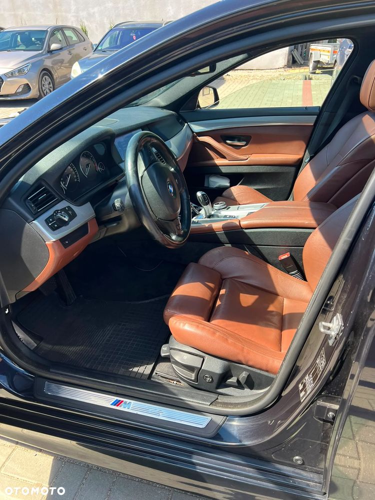 BMW Seria 5 525d - 15