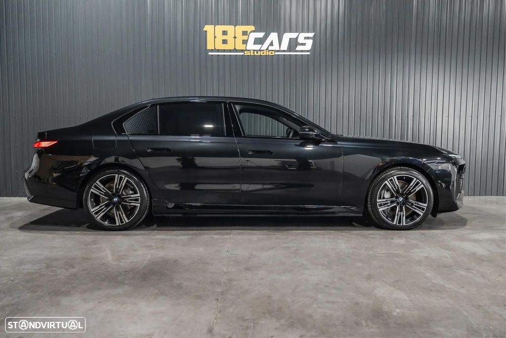 BMW 750 750e xDrive Pack Desportivo M - 5