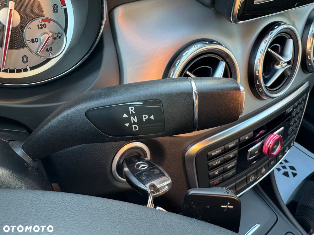 Mercedes-Benz GLA 250 4Matic 7G-DCT AMG Line - 29