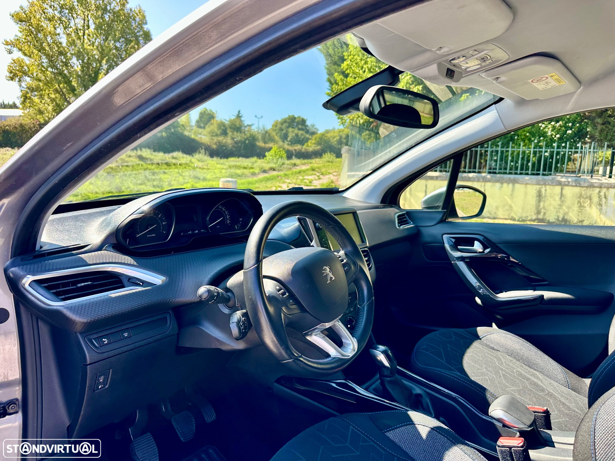 Peugeot 2008 1.2 PureTech Style - 20