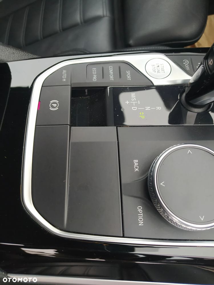 BMW Seria 3 330i Sport Line - 16