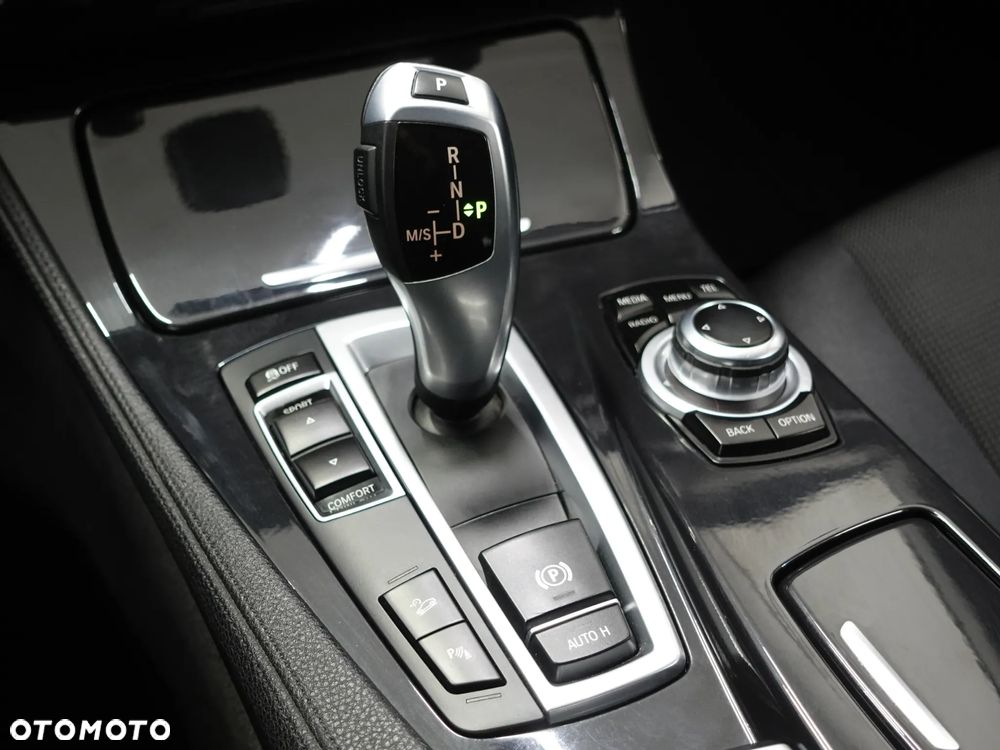 BMW Seria 5 525d xDrive Sport-Aut Modern Line - 31