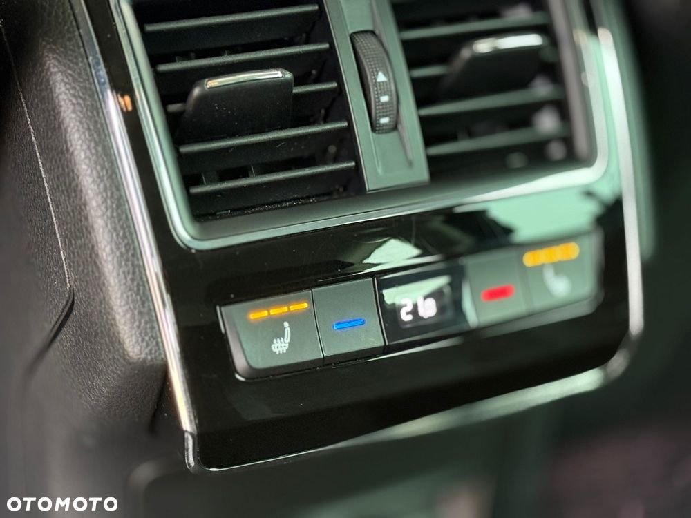 Skoda Superb 2.0 TDI SCR Sportline DSG - 10