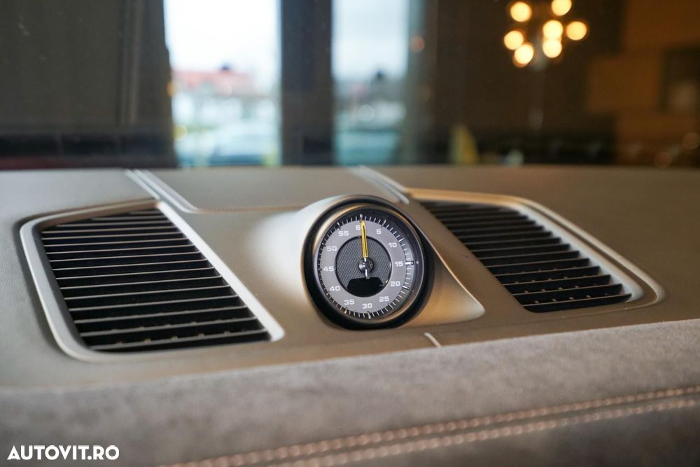 Porsche Cayenne Coupe - 24