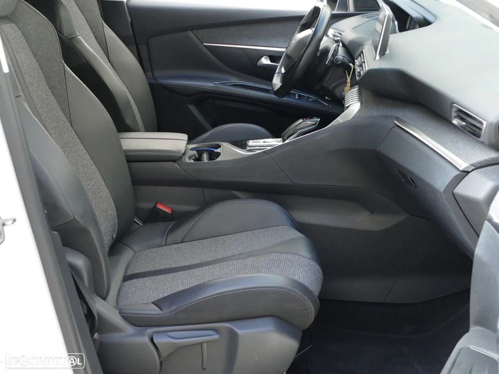 Peugeot 3008 - 26