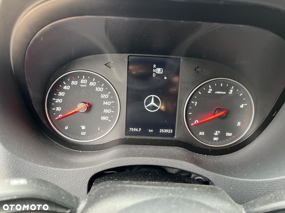 Mercedes-Benz Sprinter - 20